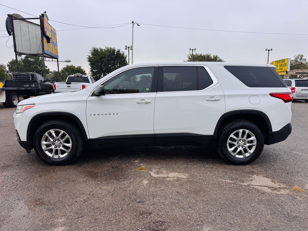2019 Chevrolet Traverse Image 2