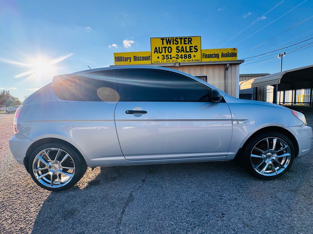 2007 Hyundai Accent Image 2