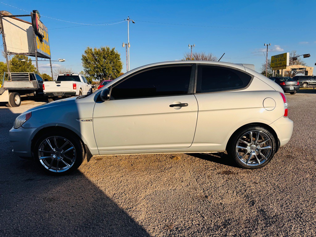 2007 Hyundai Accent Image 4