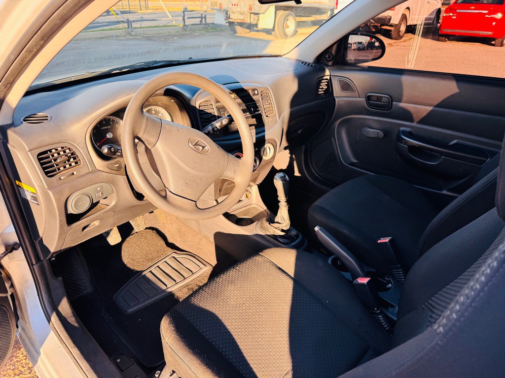 2007 Hyundai Accent Image 5