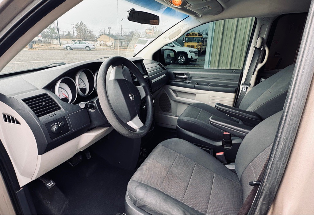 2009 Dodge Grand Caravan Image 5
