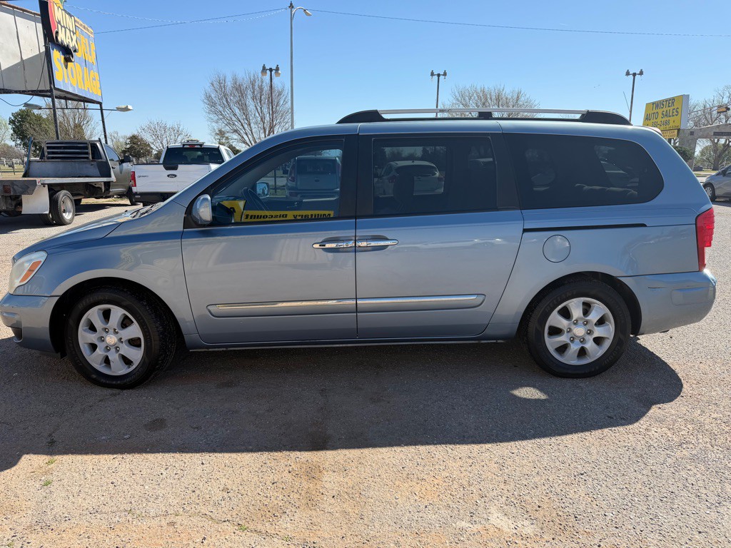 2008 Hyundai Entourage Image 3