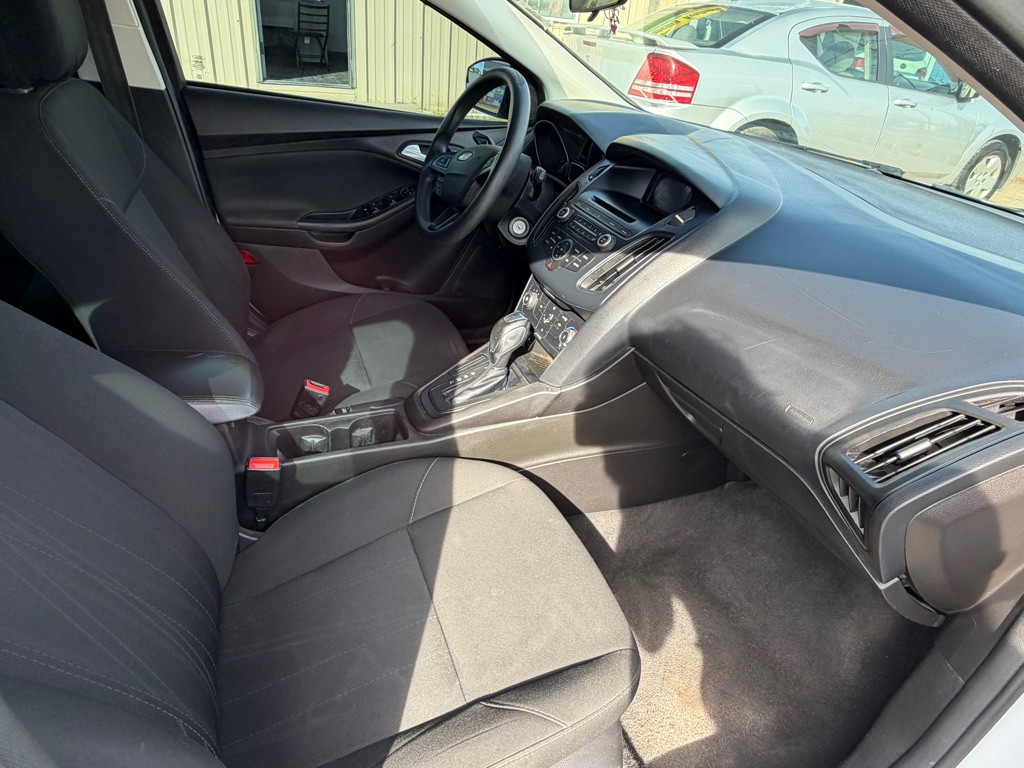 2016 Ford Focus Image 7