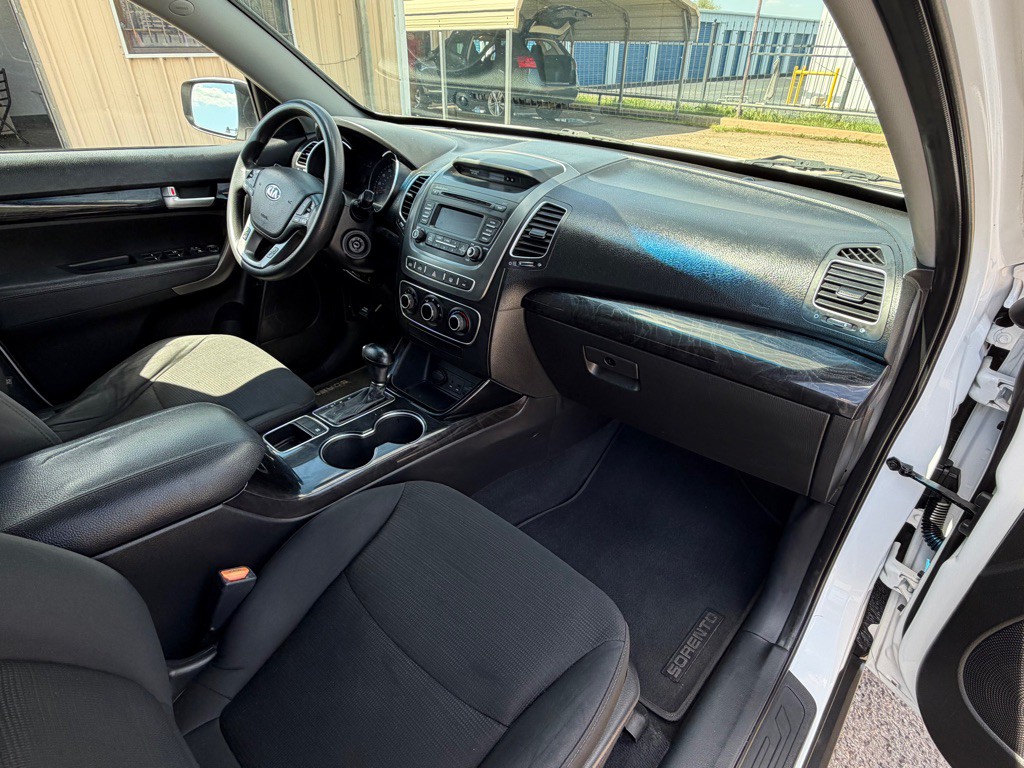 2015 Kia Sorento Image 8