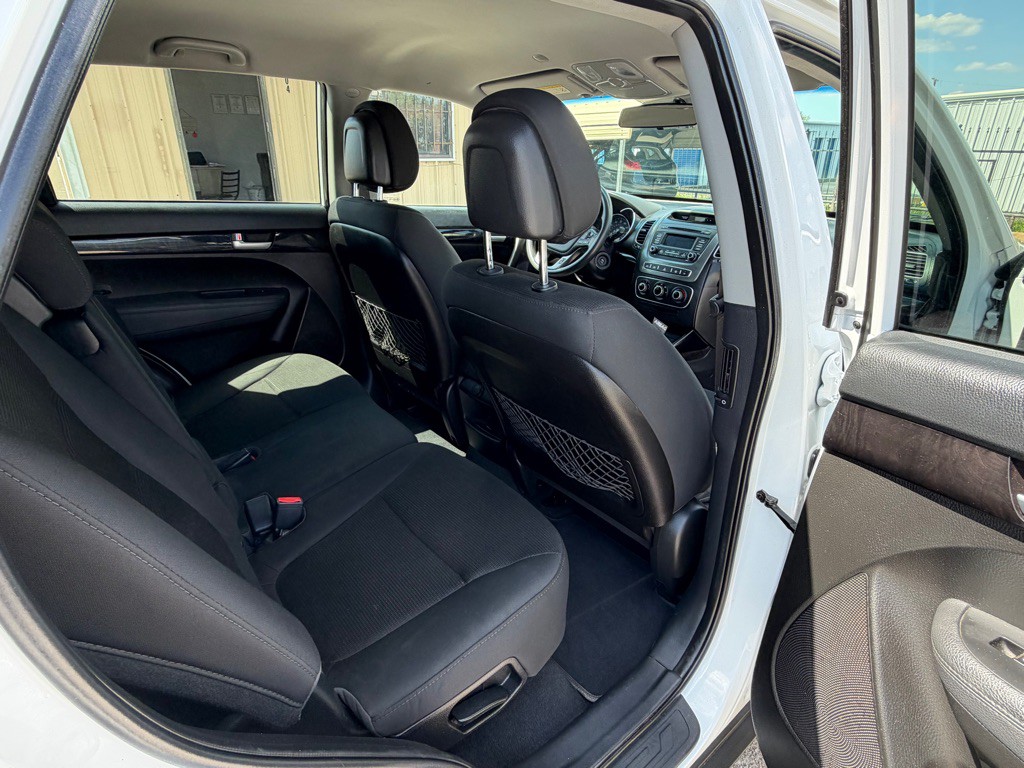 2015 Kia Sorento Image 9