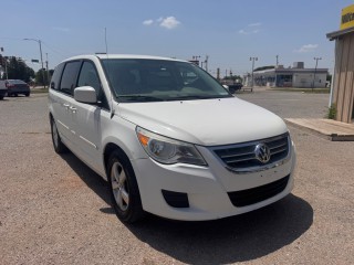 Image for 2010 Volkswagen Routan SE ID: 7563423