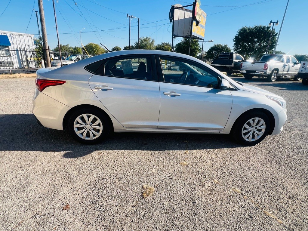 2019 Hyundai Accent Image 6