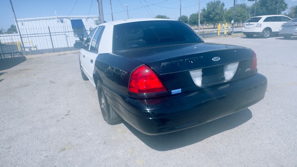 2011 Ford Crown Victoria Image 6