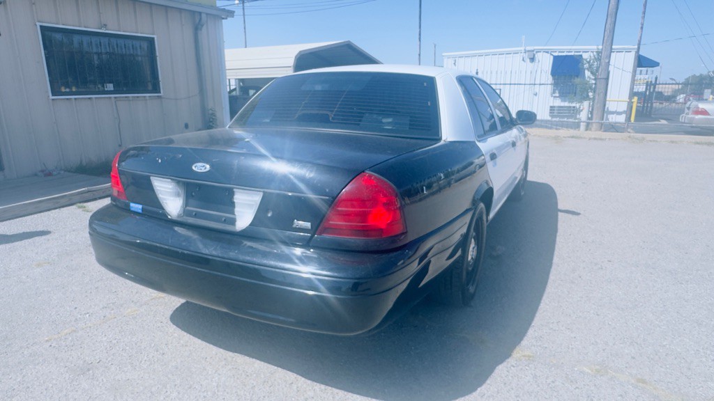 2011 Ford Crown Victoria Image 7