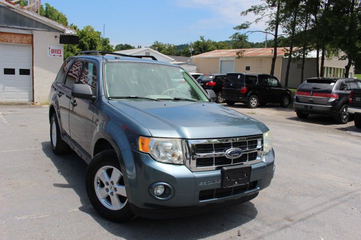 2010 Ford Escape Image 1