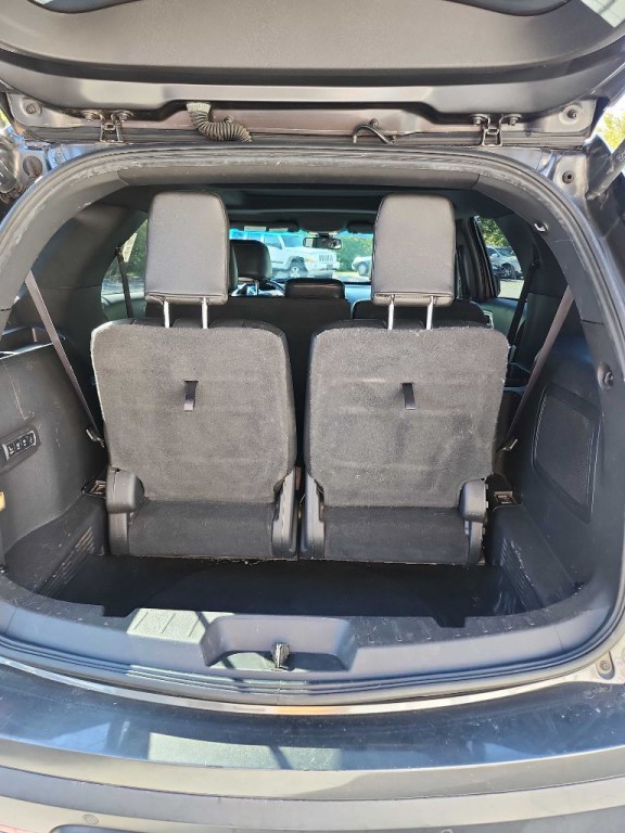 2015 Ford Explorer Image 18