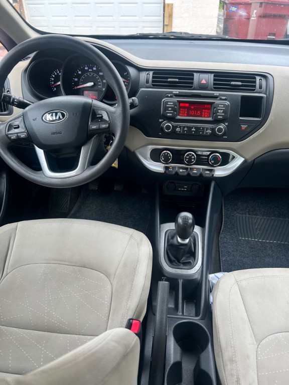 2015 Kia Rio Image 7