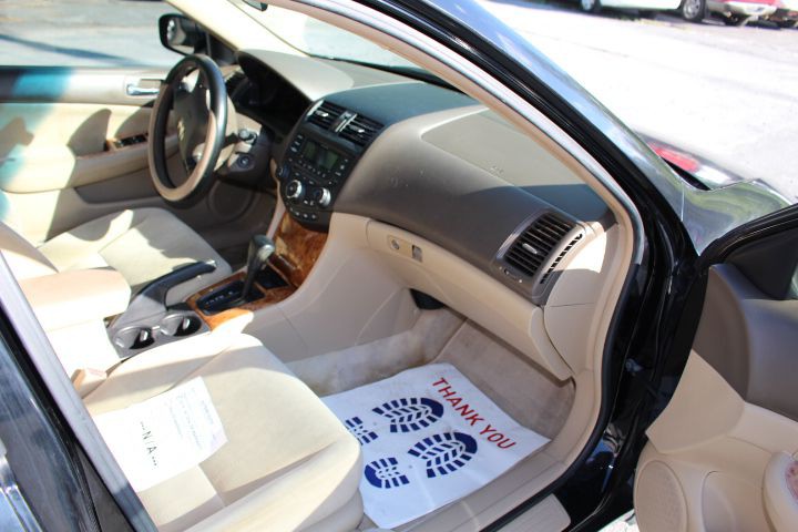 2005 Honda Accord Image 8