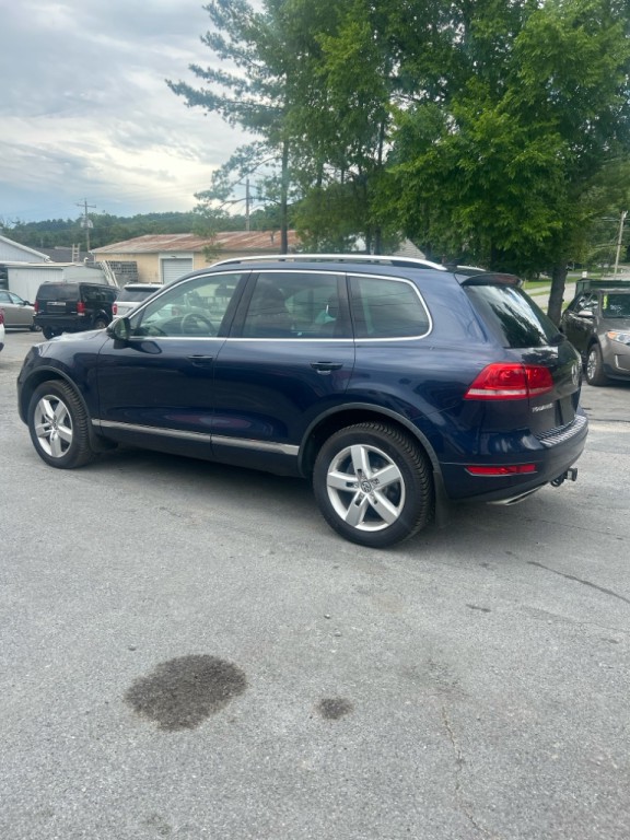 2013 Volkswagen Touareg Image 7