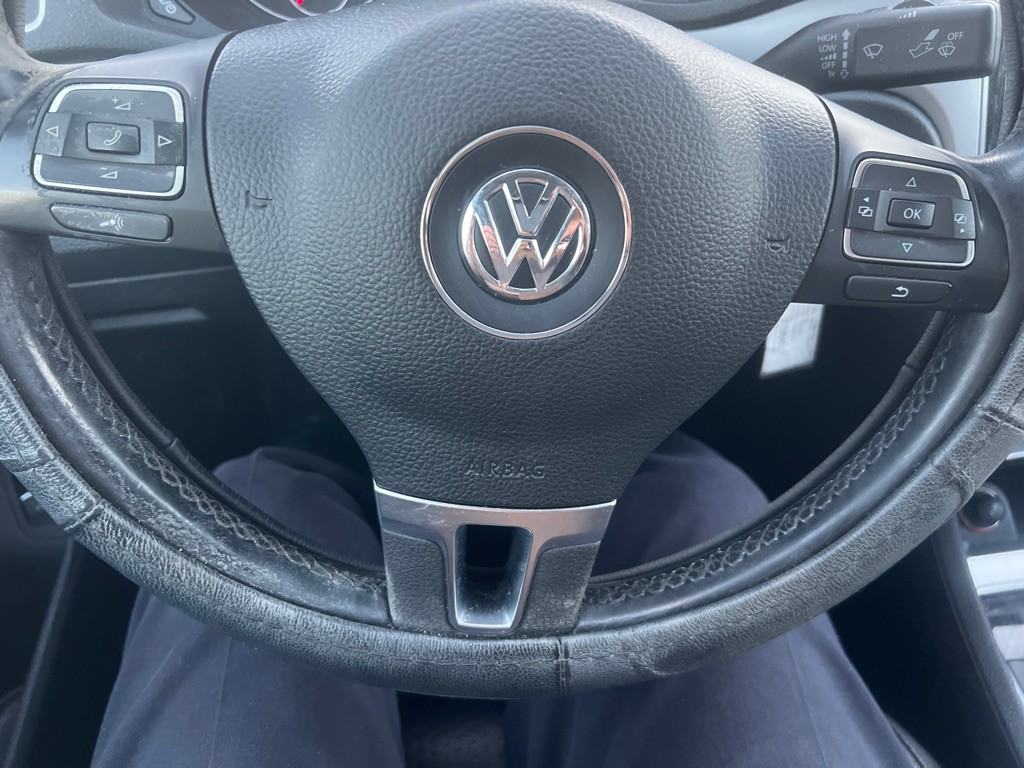2013 Volkswagen Passat Image 11
