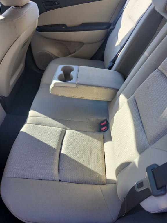 2010 Hyundai Elantra Image 9