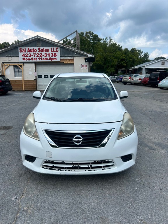 2013 Nissan Versa Image 2