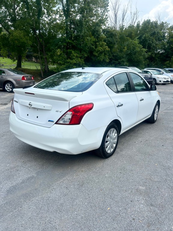 2013 Nissan Versa Image 4