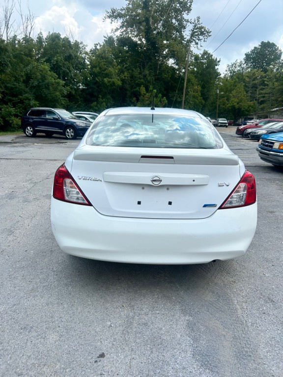 2013 Nissan Versa Image 5