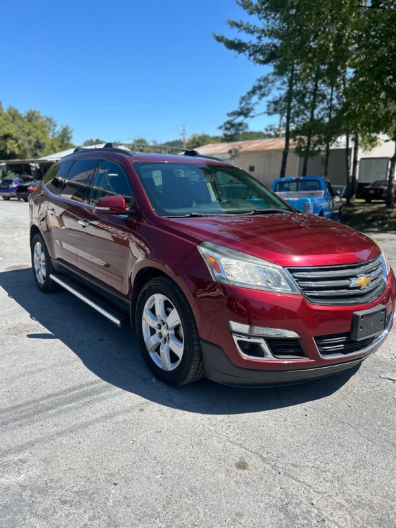 2017 Chevrolet Traverse Image 2