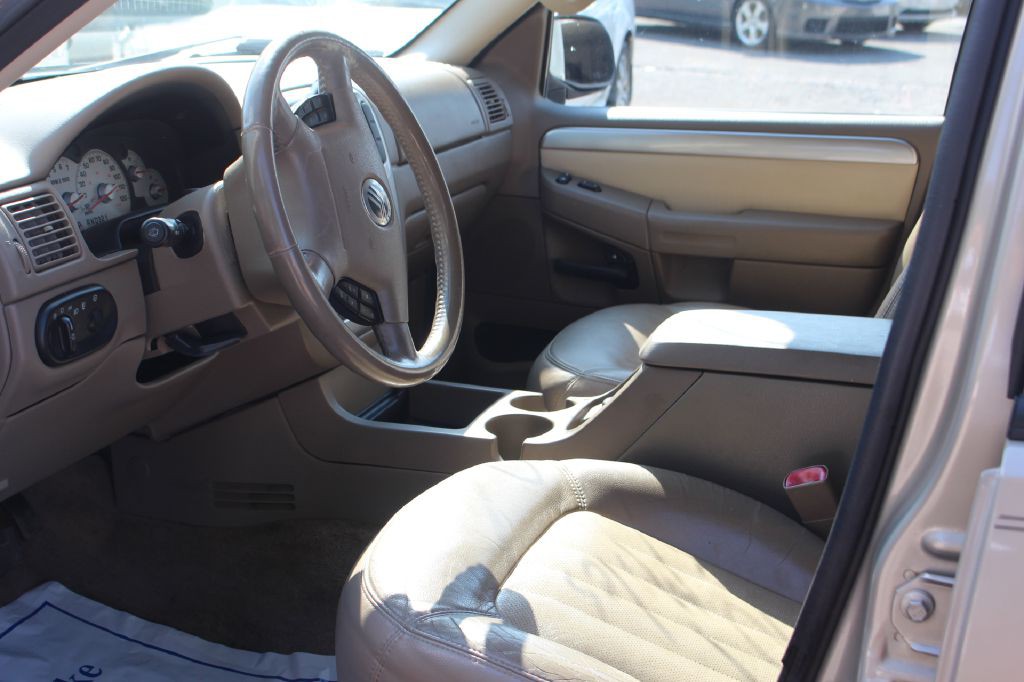 2004 Mercury Mountaineer Image 7