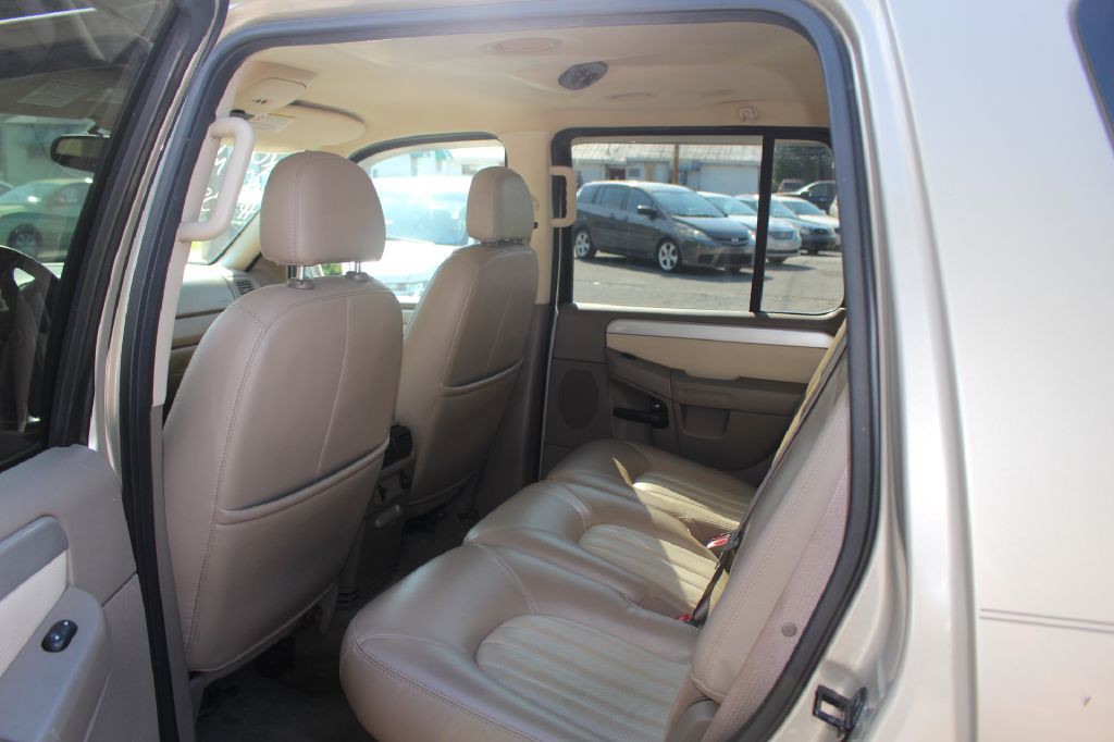 2004 Mercury Mountaineer Image 8