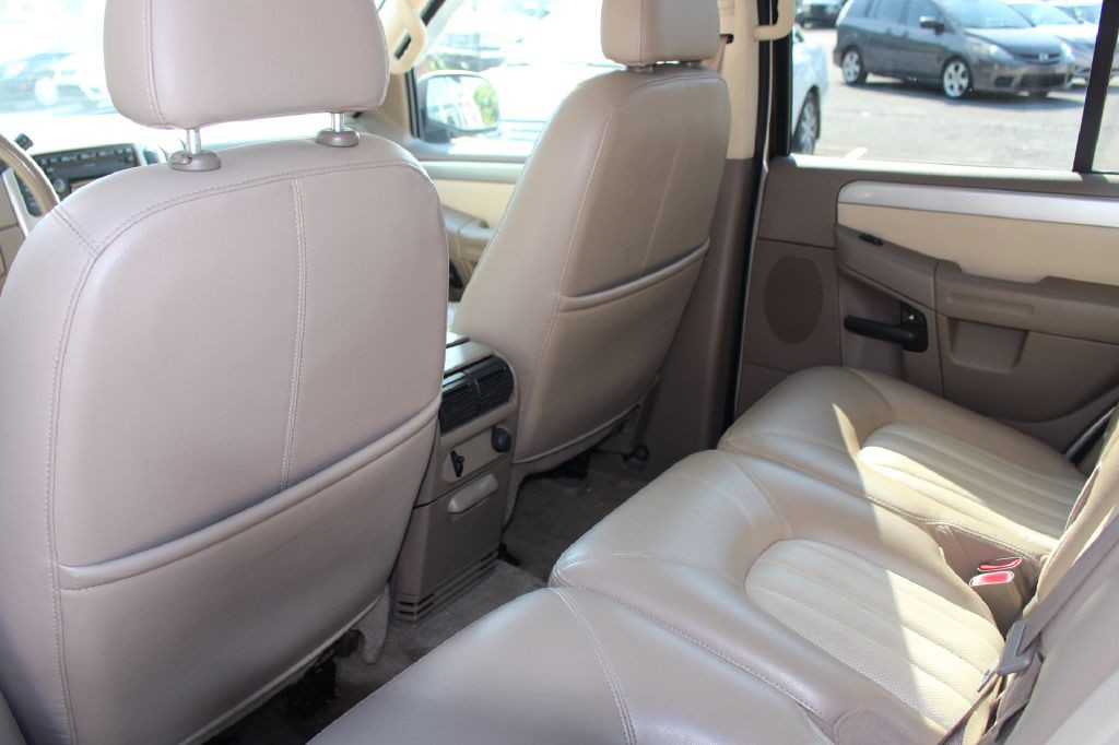 2004 Mercury Mountaineer Image 9