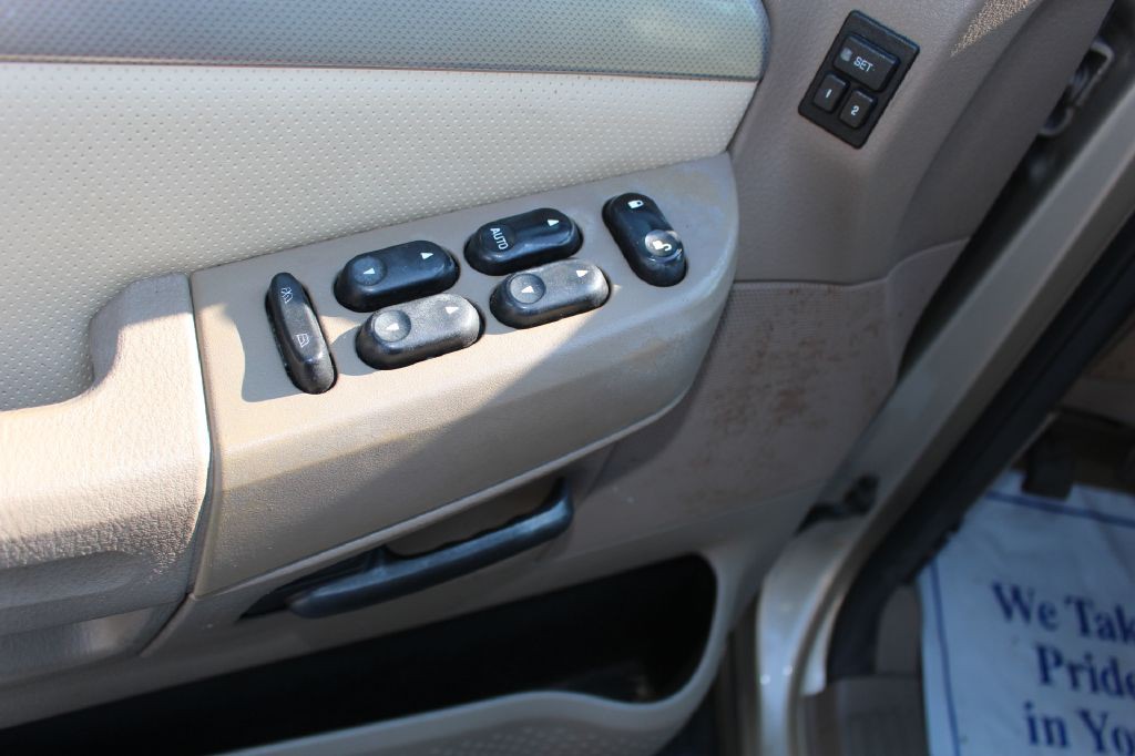 2004 Mercury Mountaineer Image 12