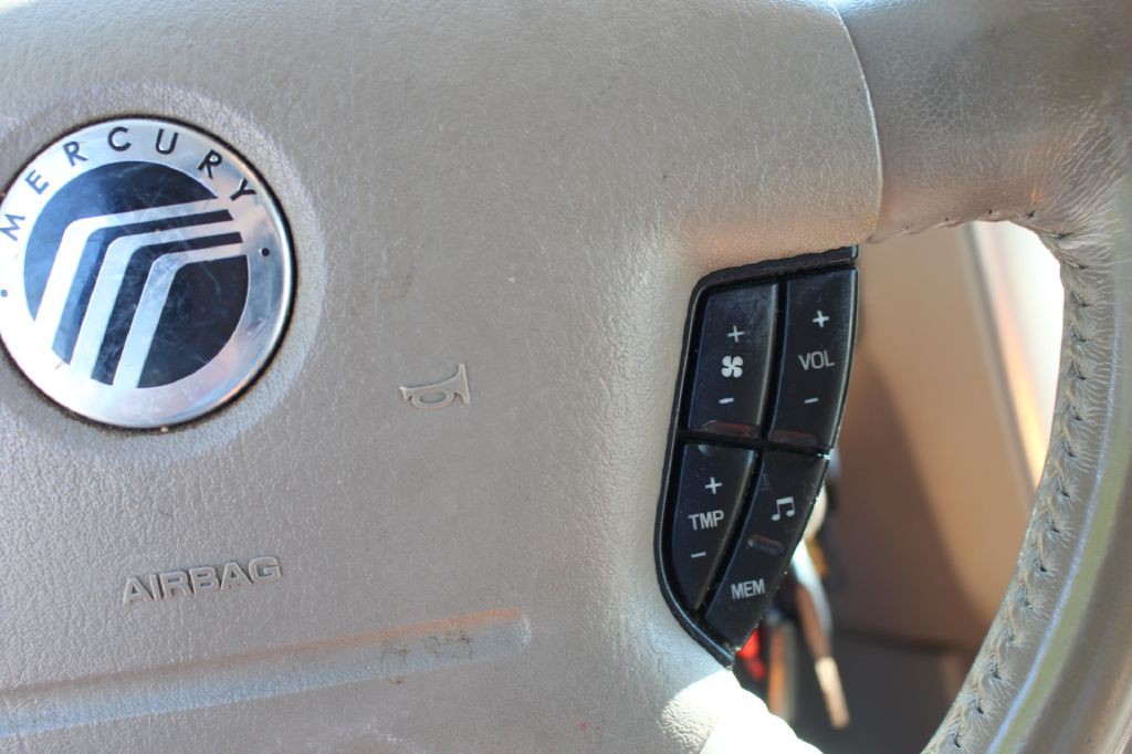2004 Mercury Mountaineer Image 13