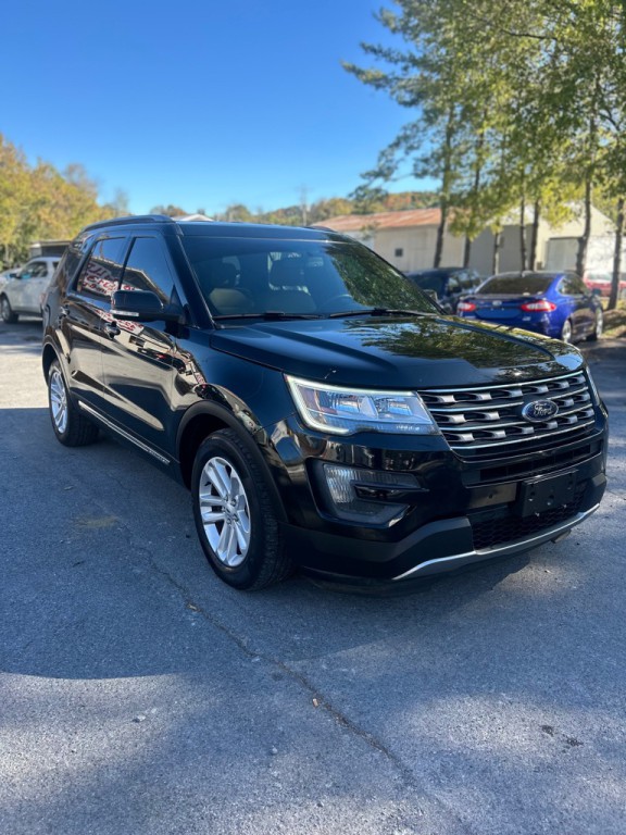 2016 Ford Explorer Image 2