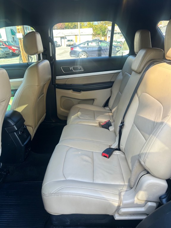 2016 Ford Explorer Image 4