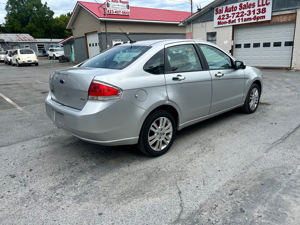 2010 Ford Focus Image 6
