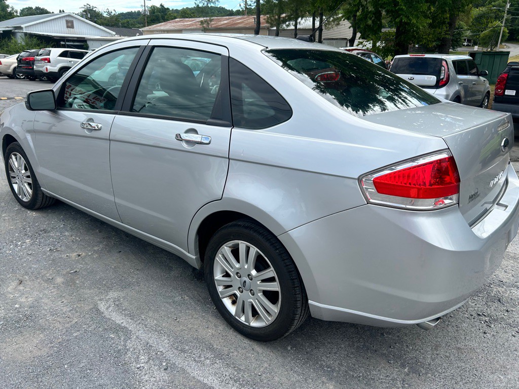 2010 Ford Focus Image 8