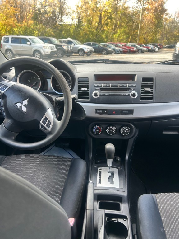 2011 Mitsubishi Lancer Image 5