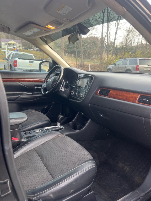 2015 Mitsubishi Outlander Image 7