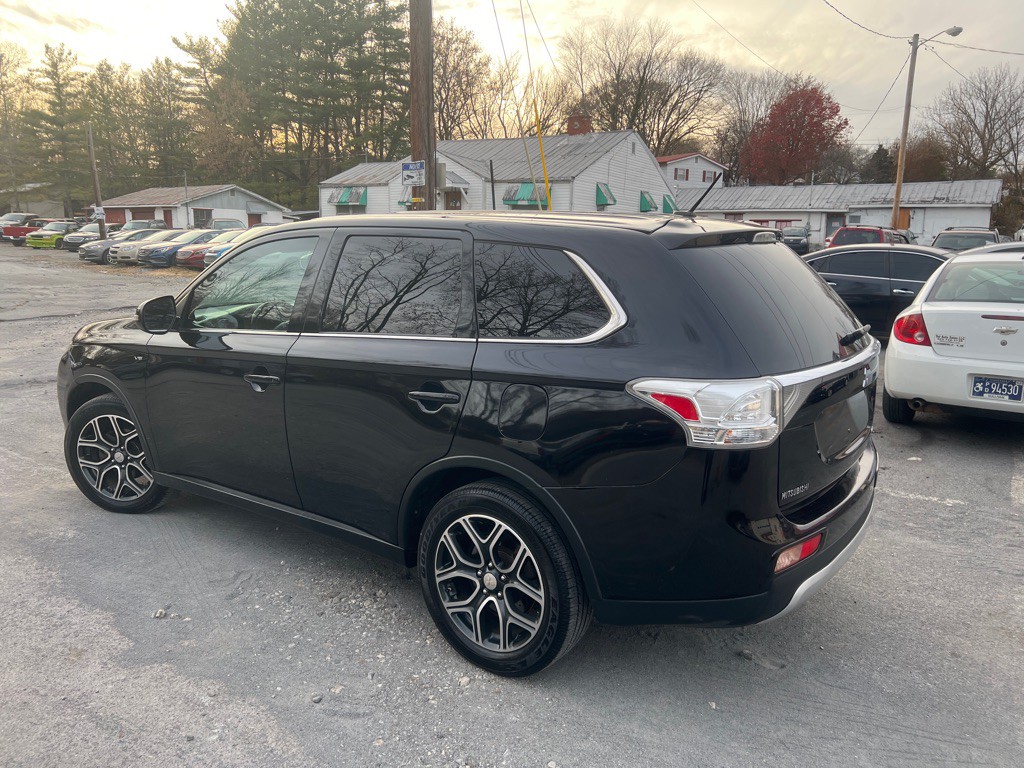 2015 Mitsubishi Outlander Image 15