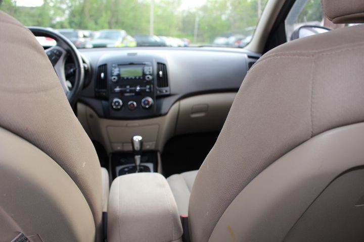 2010 Hyundai Elantra Image 11