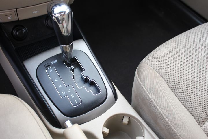 2010 Hyundai Elantra Image 15