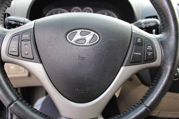2010 Hyundai Elantra Image 17