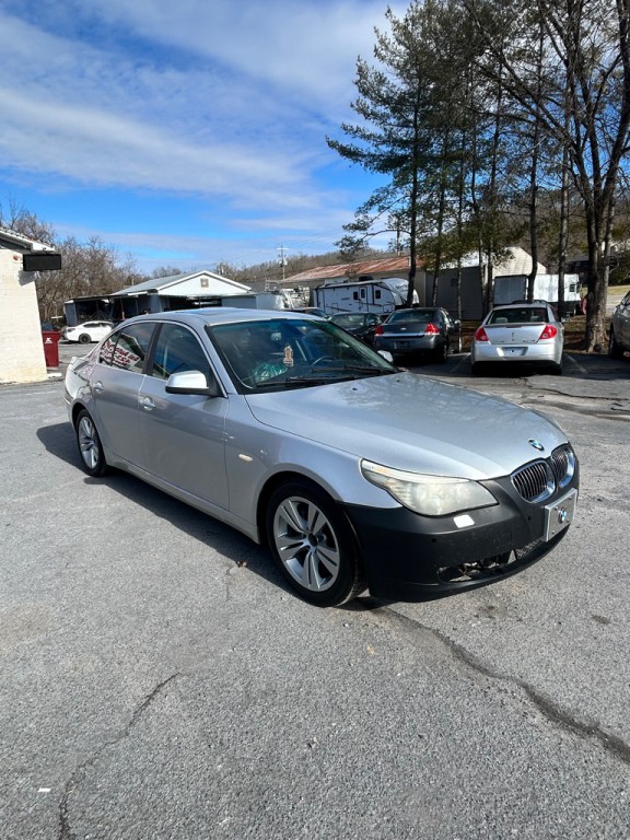 2010 BMW 5 Series Image 3