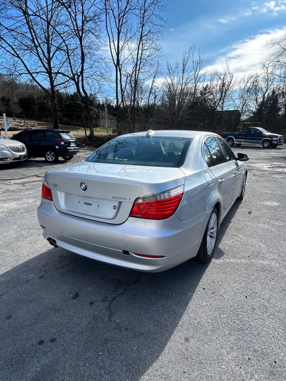 2010 BMW 5 Series Image 4