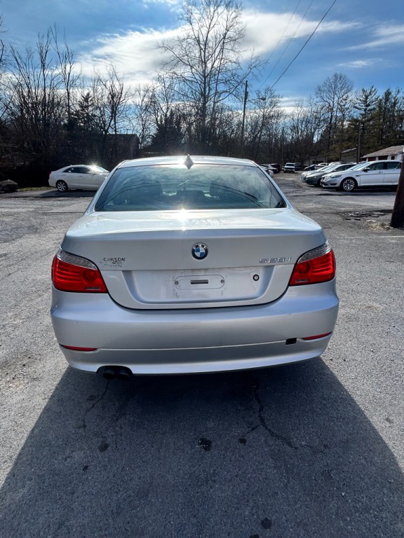 2010 BMW 5 Series Image 5