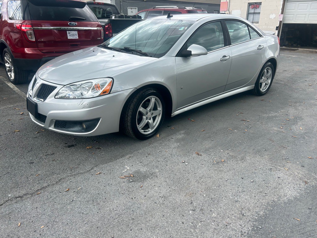 2009 Pontiac G6 Image 1