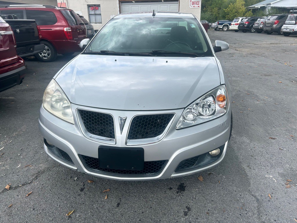 2009 Pontiac G6 Image 2