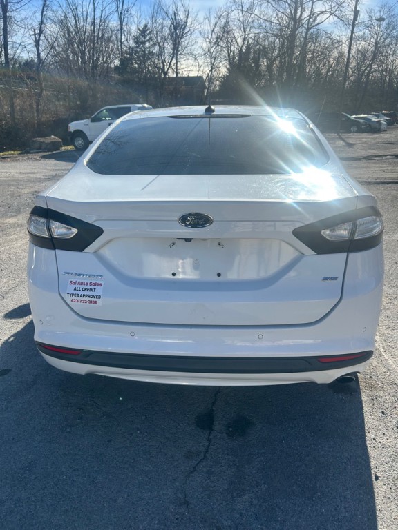 2016 Ford Fusion Image 2