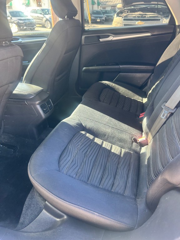 2016 Ford Fusion Image 4