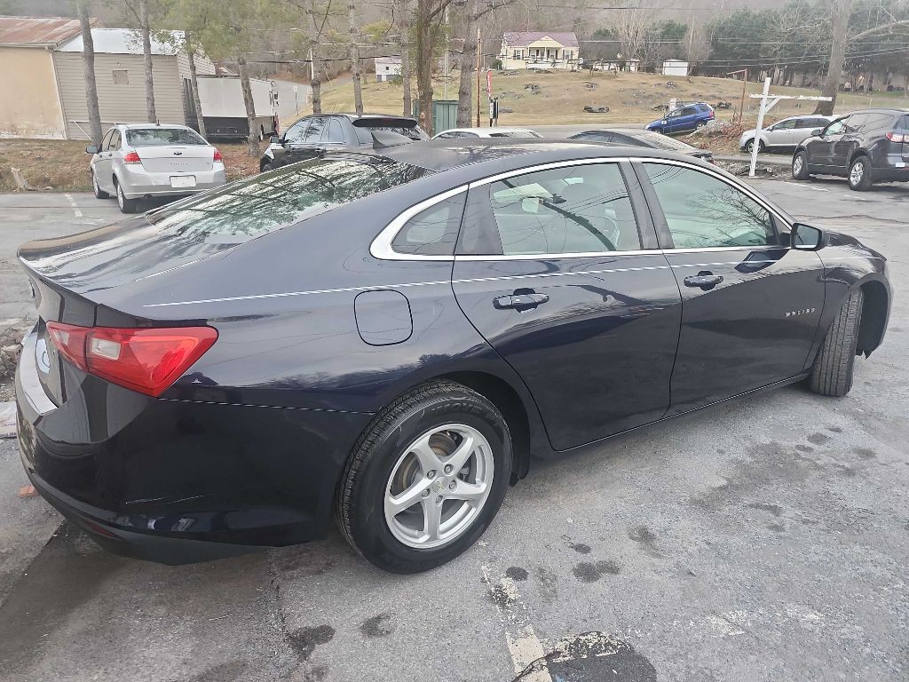 2017 Chevrolet Malibu Image 6