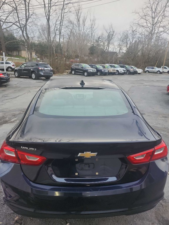 2017 Chevrolet Malibu Image 7