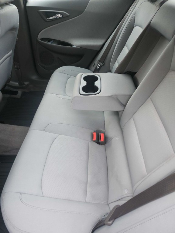 2017 Chevrolet Malibu Image 9