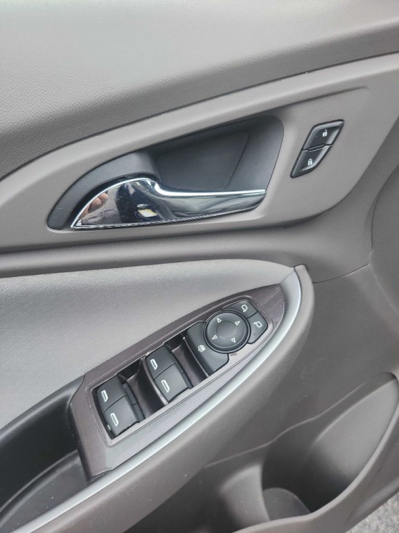 2017 Chevrolet Malibu Image 12